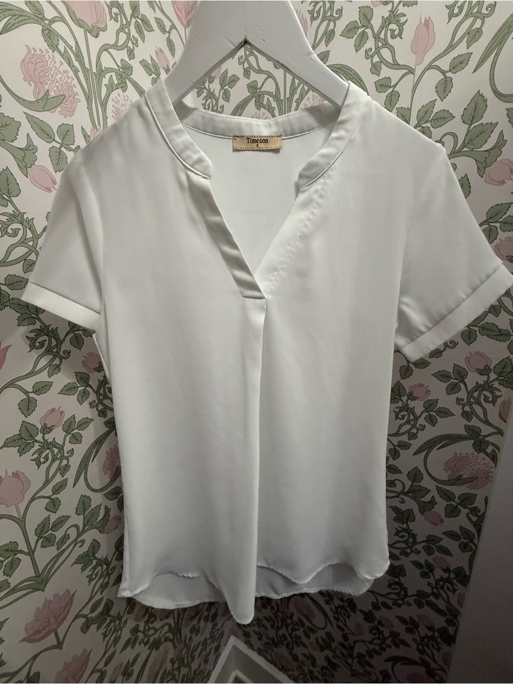 White Short-Sleeve V-Neck Blouse - S